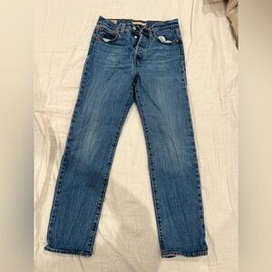 Levis straight leg jean